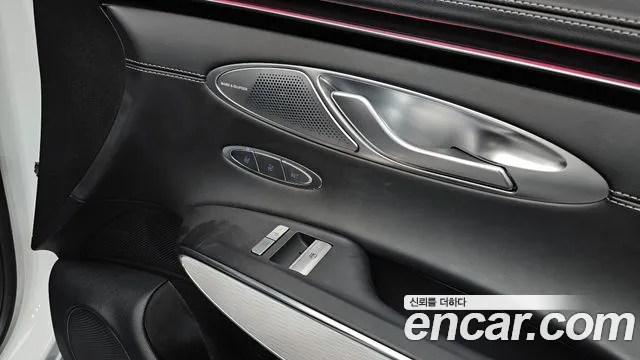 Genesis GV70 2.5T Бензин AWD — Фото автомобиля 26
