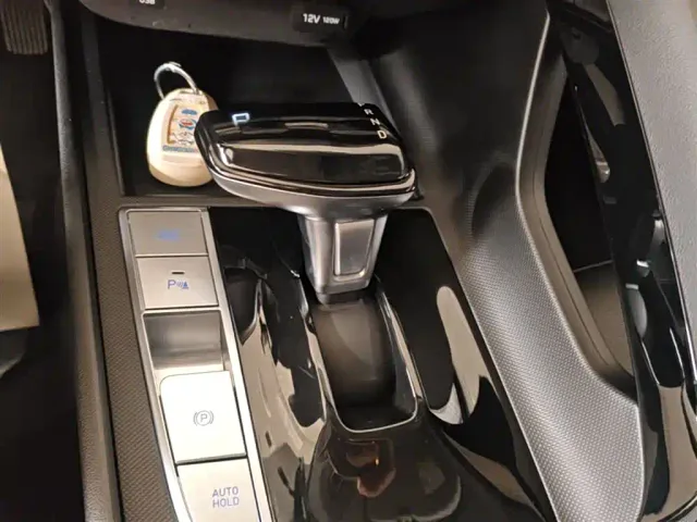 Hyundai Elantra — Фото автомобиля 13