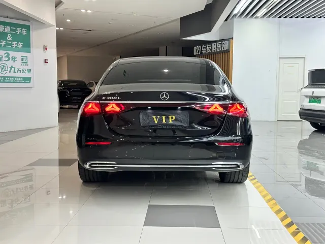 Mercedes-Benz E-Class — Фото автомобиля 5