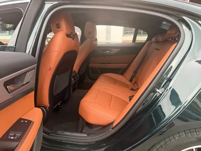 Jaguar XEL — Фото автомобиля 16