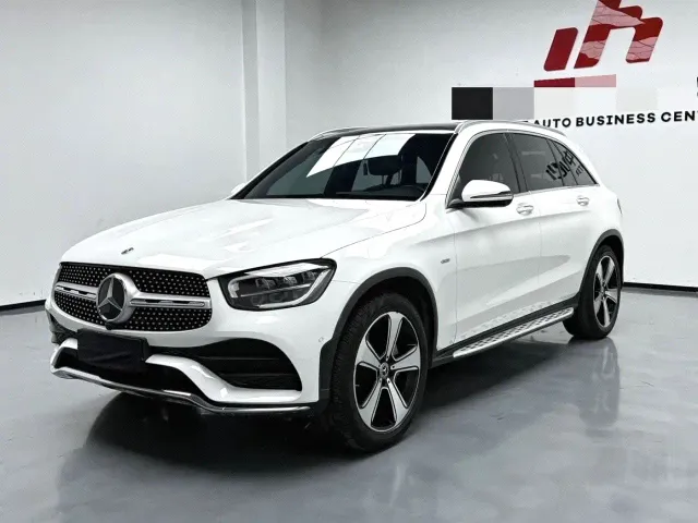 Фотография автомобиля — Mercedes-Benz GLC-Class