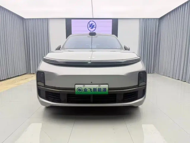 Li Auto L9 — Фото автомобиля 2