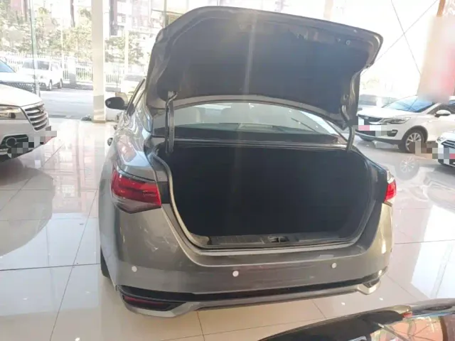 Nissan Sylphy — Фото автомобиля 18