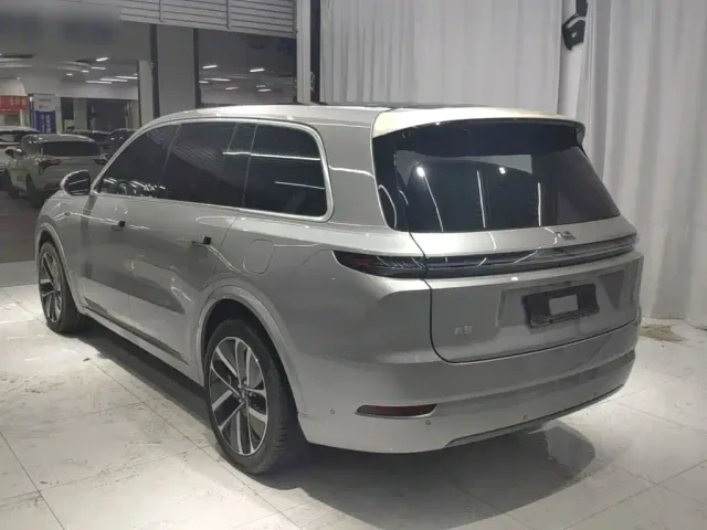 Li Auto L9 — Фото автомобиля 4