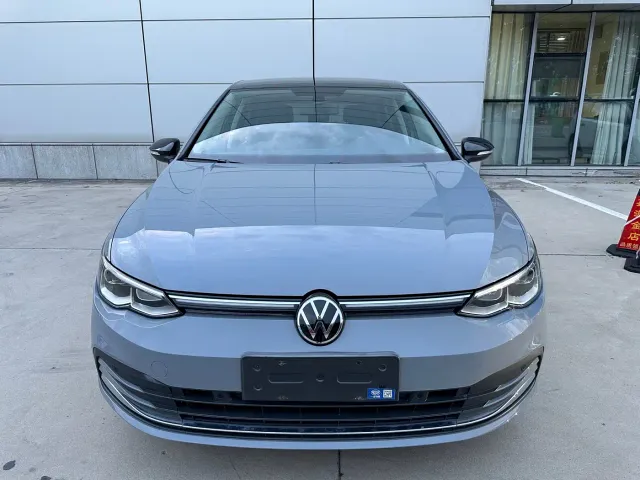 Volkswagen Golf — Фото автомобиля 3