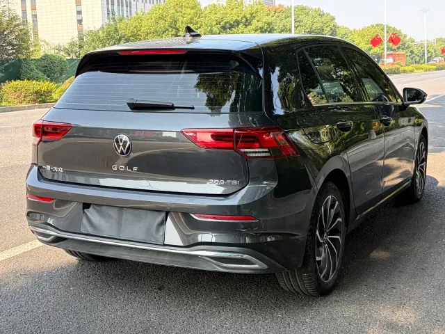 Volkswagen Golf — Фото автомобиля 6