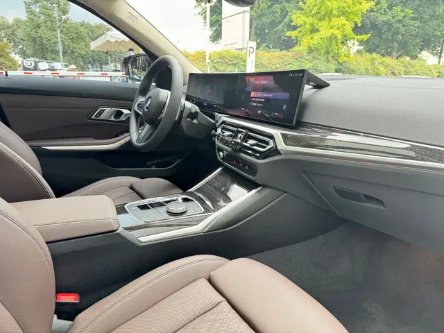 BMW 3 Series — Фото автомобиля 11