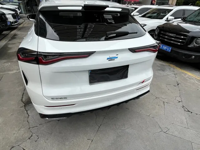 Changan Z6 — Фото автомобиля 10