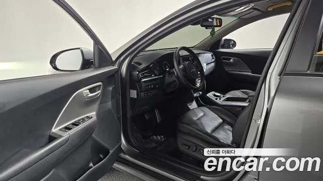 Kia Niro Niro Plus Air (Такси) — Фото автомобиля 10