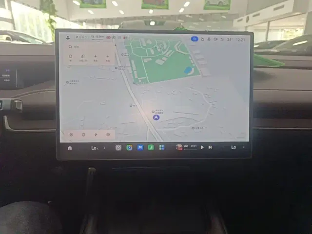 Xiaomi SU7 — Фото автомобиля 12