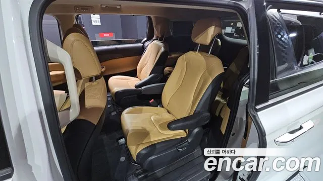 Kia Carnival — Фото автомобиля 12