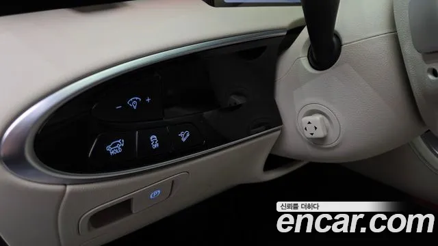 Genesis GV70 — Фото автомобиля 25