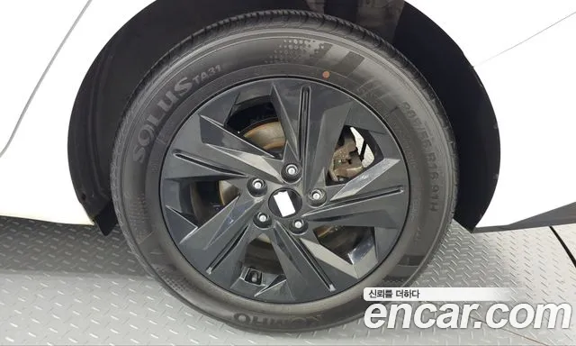 Hyundai Avante CN7 — Фото автомобиля 6