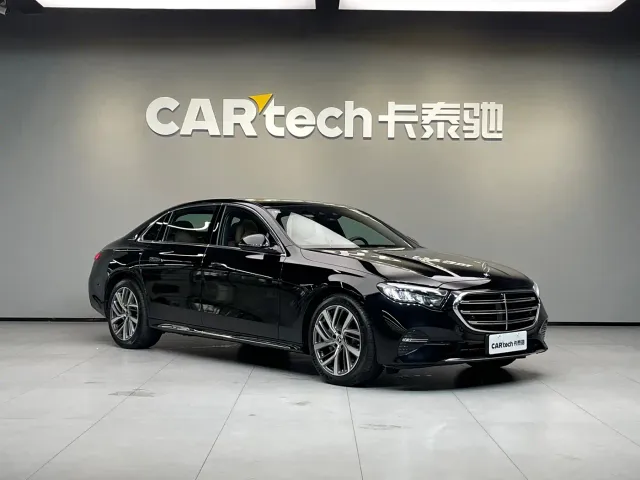 Mercedes-Benz E-Class — Фото автомобиля 3