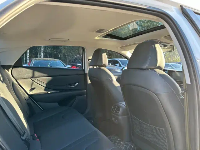 Hyundai Elantra — Фото автомобиля 16