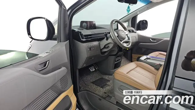 Hyundai Staria Staria 4WD Lounge 9 мест — Фото автомобиля 10