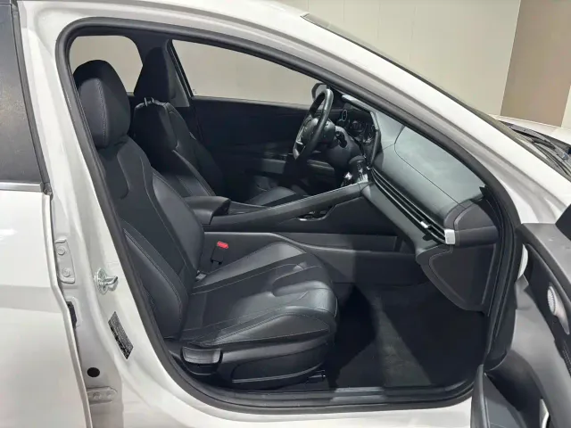 Hyundai Elantra — Фото автомобиля 8