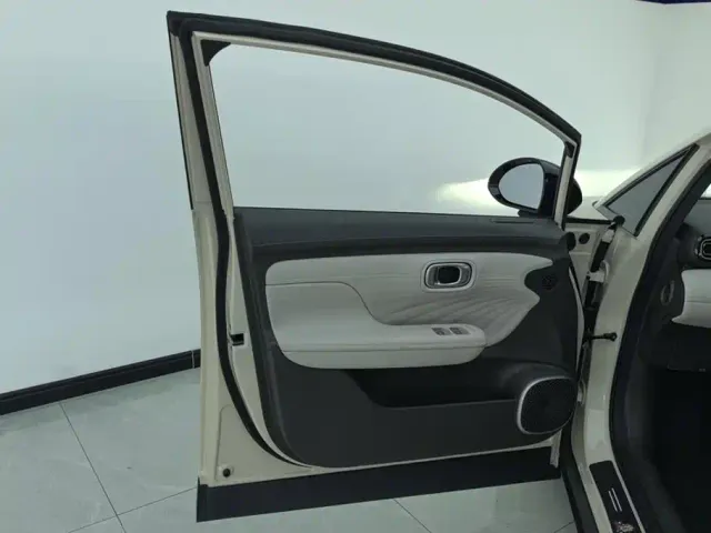 GAC Aion UT — Фото автомобиля 7