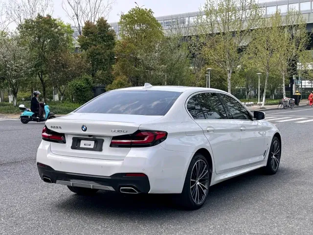 BMW 5 Series — Фото автомобиля 4