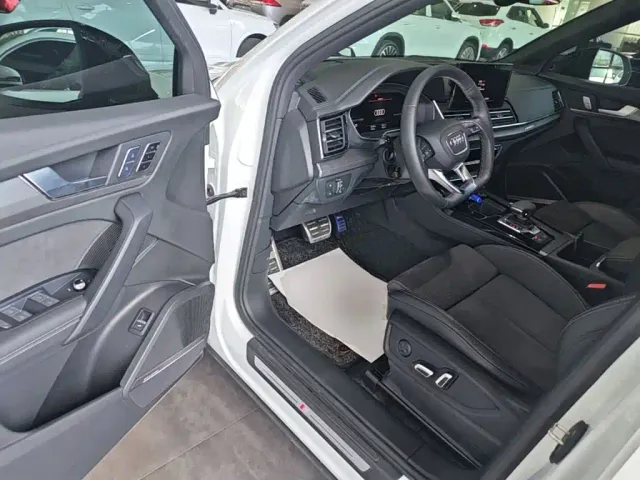 Audi Q5L Sportback — Фото автомобиля 15
