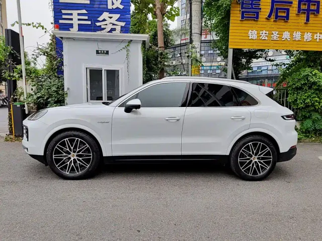 Porsche Cayenne — Фото автомобиля 3