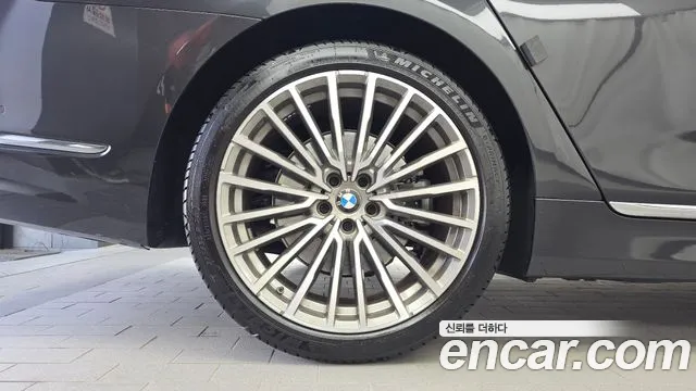 BMW 7 Series — Фото автомобиля 5