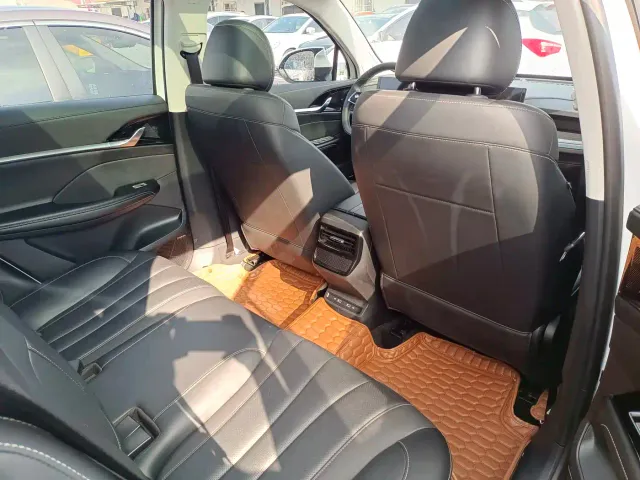 Roewe RX5 Max — Фото автомобиля 10