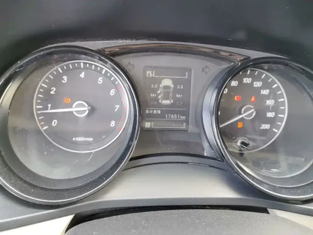 Wuling Zhengcheng — Фото автомобиля 11