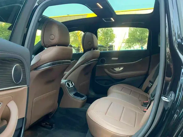 Mercedes-Benz E-Class — Фото автомобиля 5