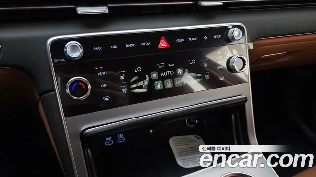 Genesis GV80 — Фото автомобиля 25