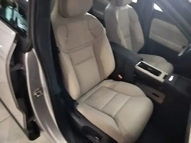 Volvo XC70 Plug-in Hybrid — Фото автомобиля 24