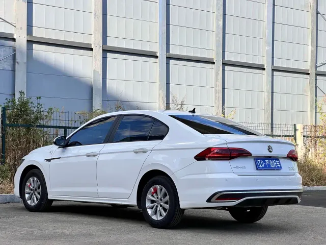 Volkswagen Bora — Фото автомобиля 6