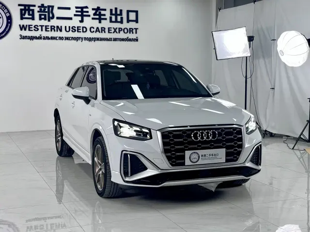 Audi Q2L — Фото автомобиля 3