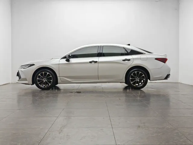 Toyota Avalon — Фото автомобиля 10