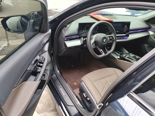 BMW 5 Series — Фото автомобиля 15