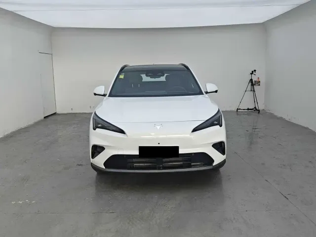 Arcfox Alpha T5 — Фото автомобиля 2