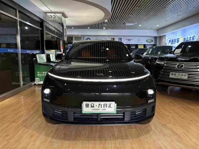 Li Auto L8 — Фото автомобиля 2