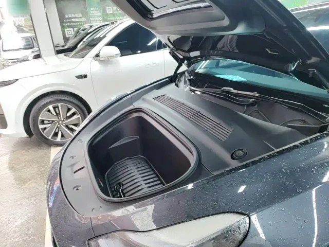 Tesla Model Y — Фото автомобиля 19
