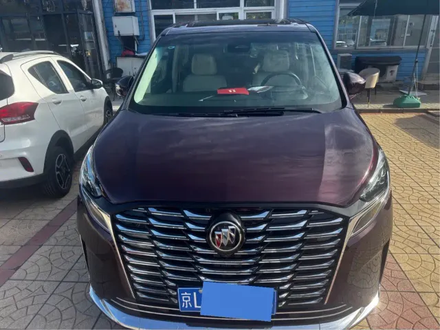 Buick GL8 — Фото автомобиля 2