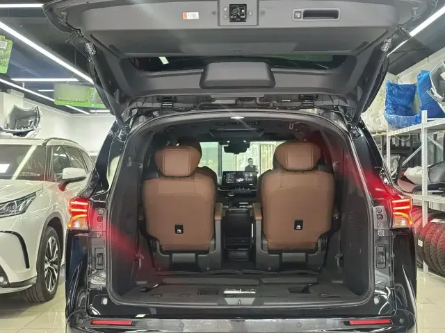 Toyota Granvia — Фото автомобиля 7
