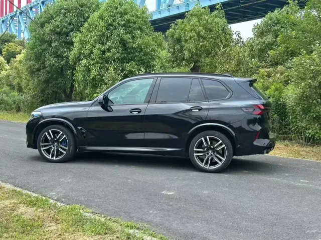 BMW X5 M — Фото автомобиля 3