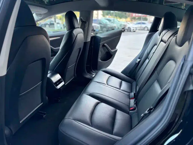 Tesla Model 3 — Фото автомобиля 7