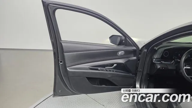 Hyundai AVANTE Новый Avante (CN7) — Фото автомобиля 21