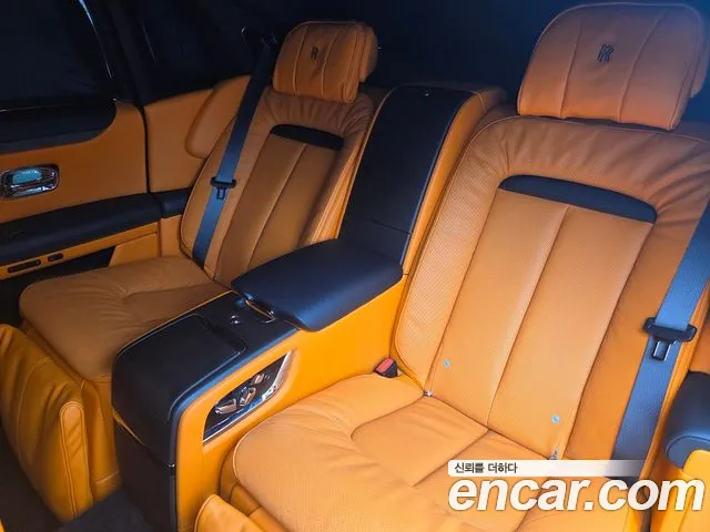 Rolls-Royce Ghost — Фото автомобиля 16