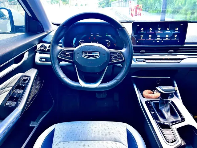Geely Emgrand — Фото автомобиля 9