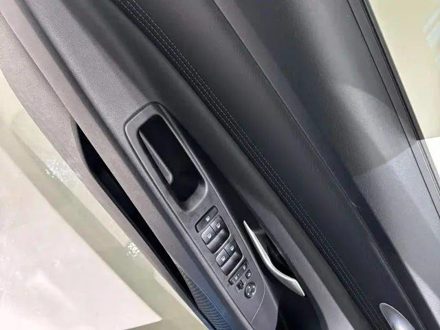 Hyundai Elantra — Фото автомобиля 16