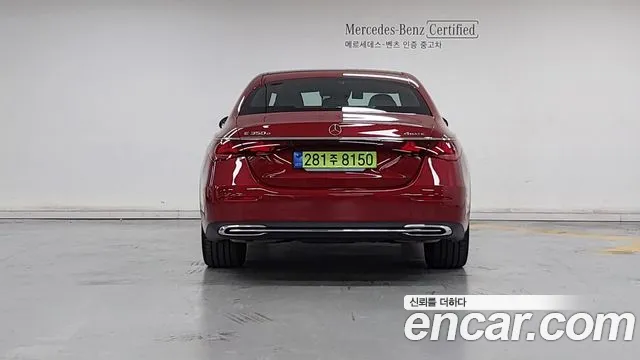 Mercedes-Benz E-Class — Фото автомобиля 4