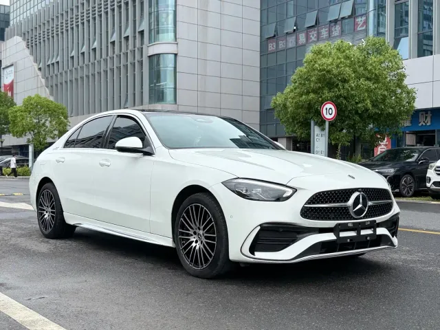 Mercedes-Benz C-Class — Фото автомобиля 3