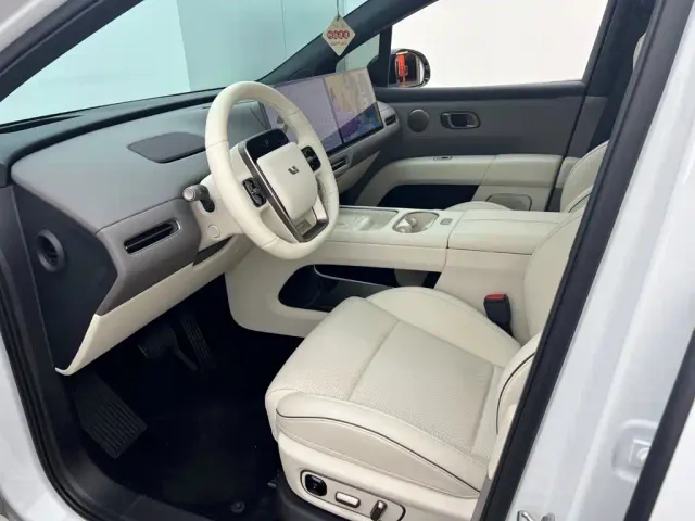 Li Auto i6 — Фото автомобиля 10