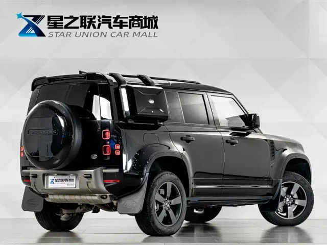Land Rover Defender — Фото автомобиля 7